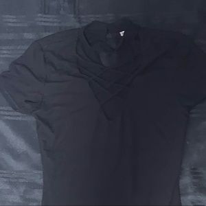 Black dress, V cut with details !?